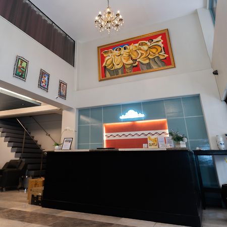 Davao Royal Suites And Residences Экстерьер фото